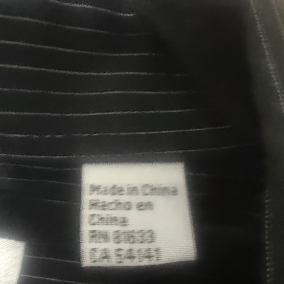 Kenneth Cole New York Men's Dark Pinstripe Shirt - Picture 3 of 5